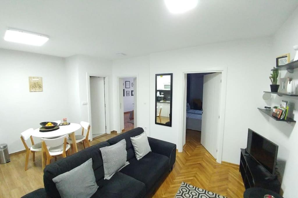 Apartment Wake Up For 4 Belgrad Exterior foto